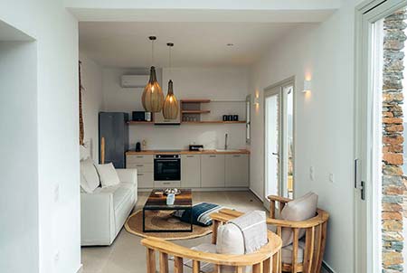 Ευρύχωρο καθιστικό και κουζίνα