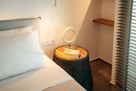 Υπνοδωμάτιο με διπλό κρεβάτι