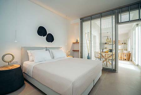 Άνετο υπνοδωμάτιο με διπλό κρεβάτι