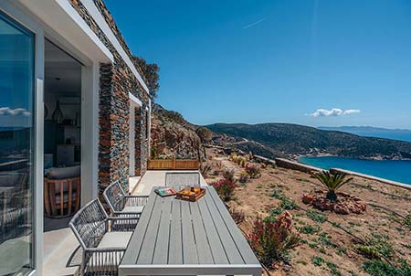 Βεράντα με θέα στη θάλασσα
