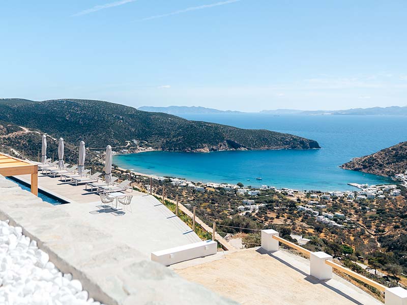 Ο κόλπος Βαθύ στη Σίφνο