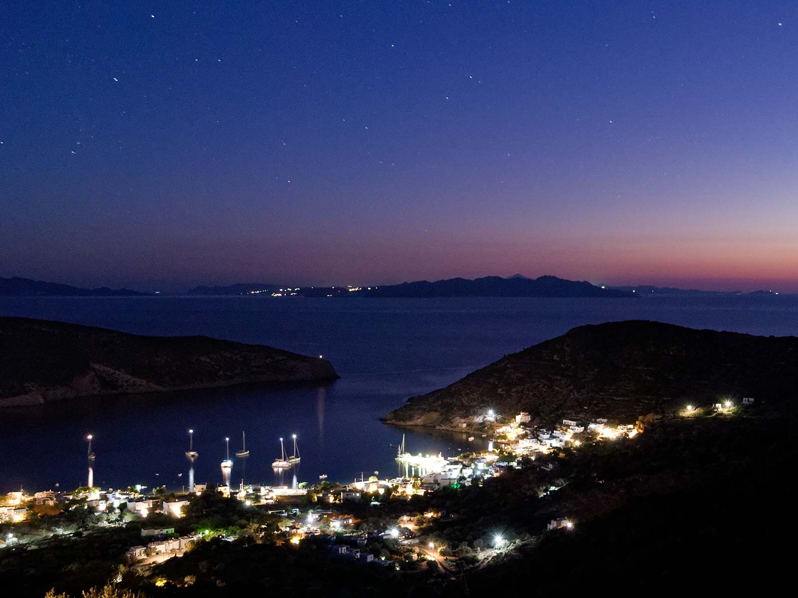 Ο κόλπος Βαθύ στη Σίφνο